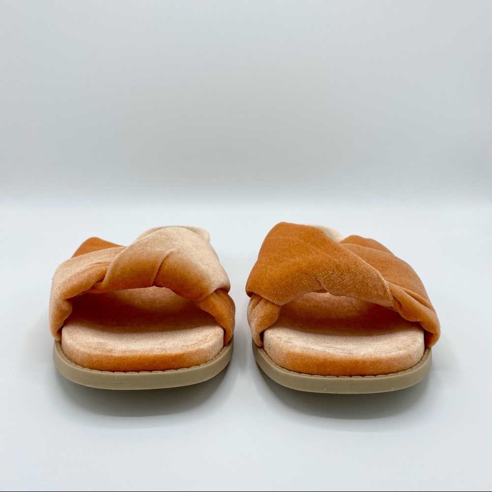 Dolce Vita Golda Knotted Blush Velvet Slipper - Picture 6 of 15